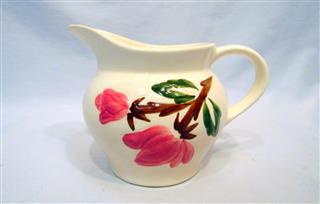 VINTAGE SET OF 30 PIECES OF 1940S CONTINENTAL KILNS ROSE/GREEN ARBOR CREAM DISH